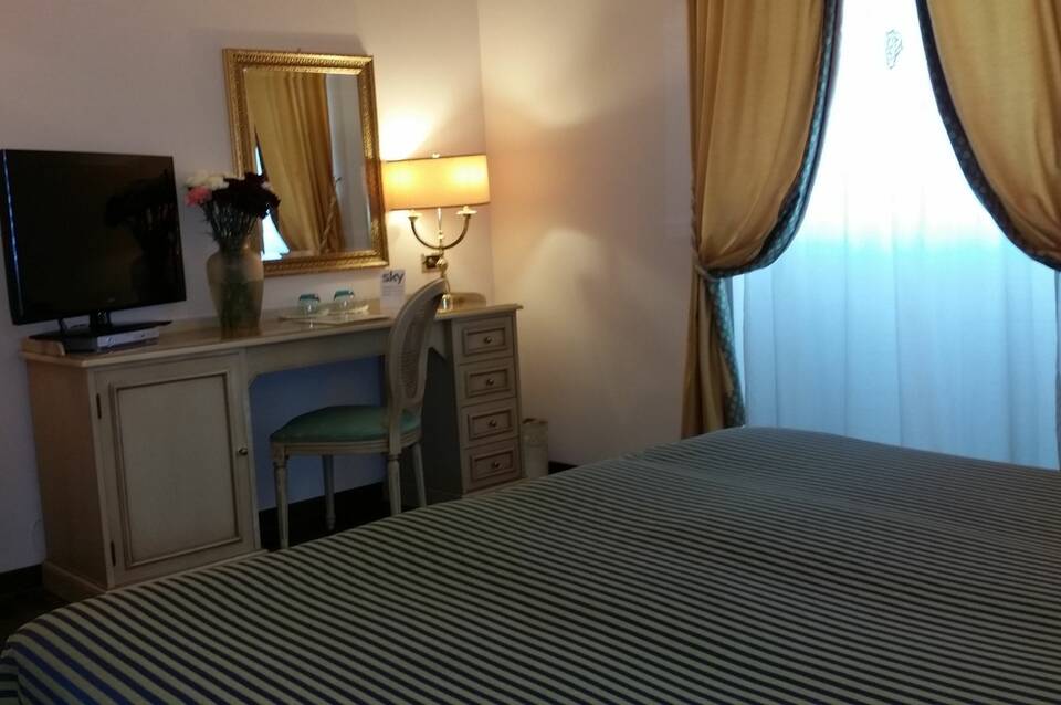 Grand Hotel Villa Politi   4