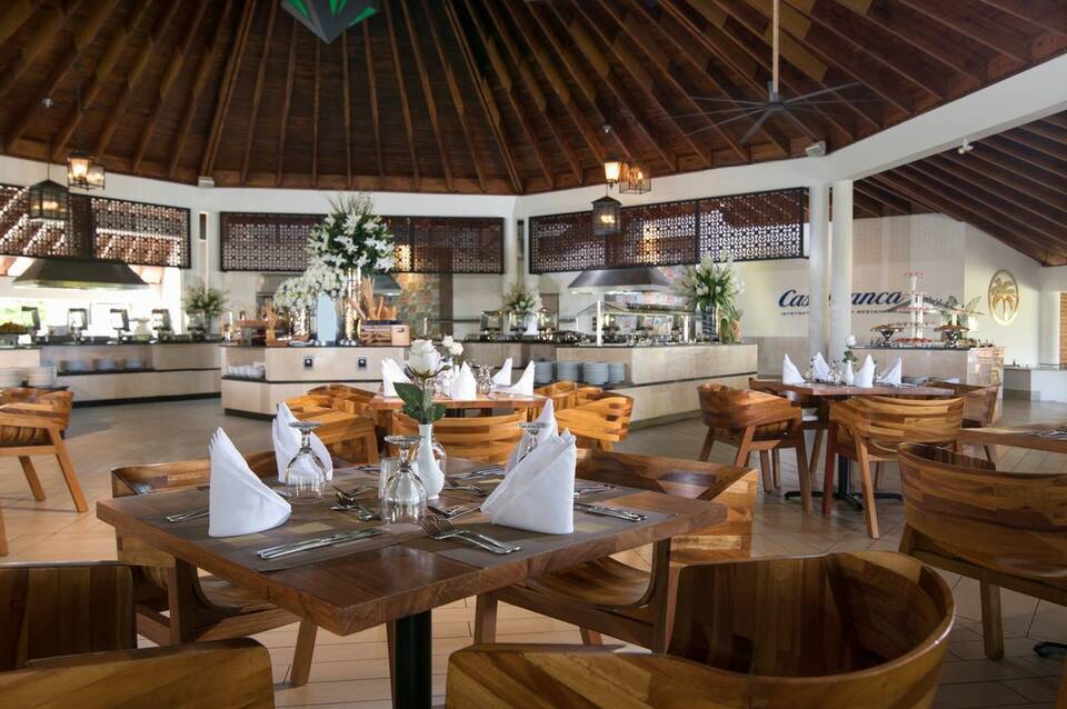 Lifestyle Tropical Beach Resort & Spa 4