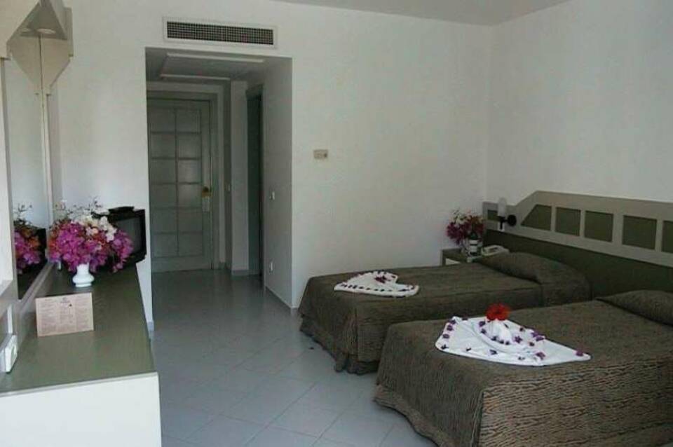 DoubleTree by Hilton Bodrum Isil Club Resort 3