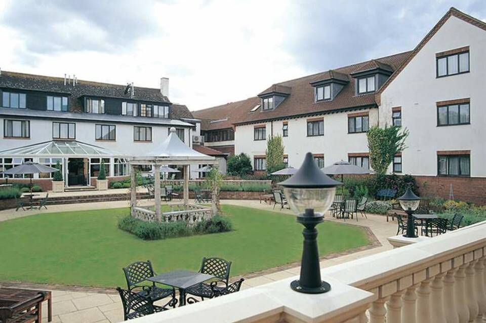 Oxford Belfry Hotel & Spa 1