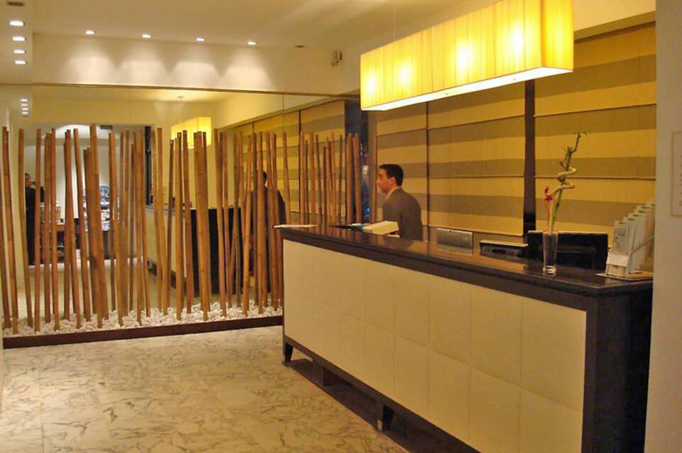Sure Hotel by Best Western Paris Gare du Nord 1