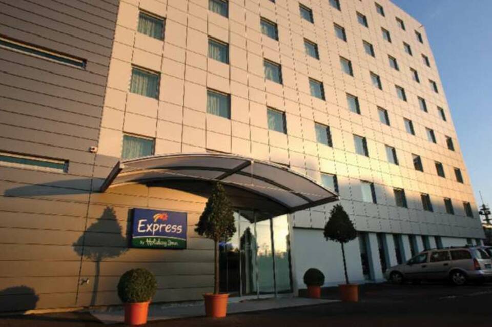 Holiday Inn Express Geneva Airport 1