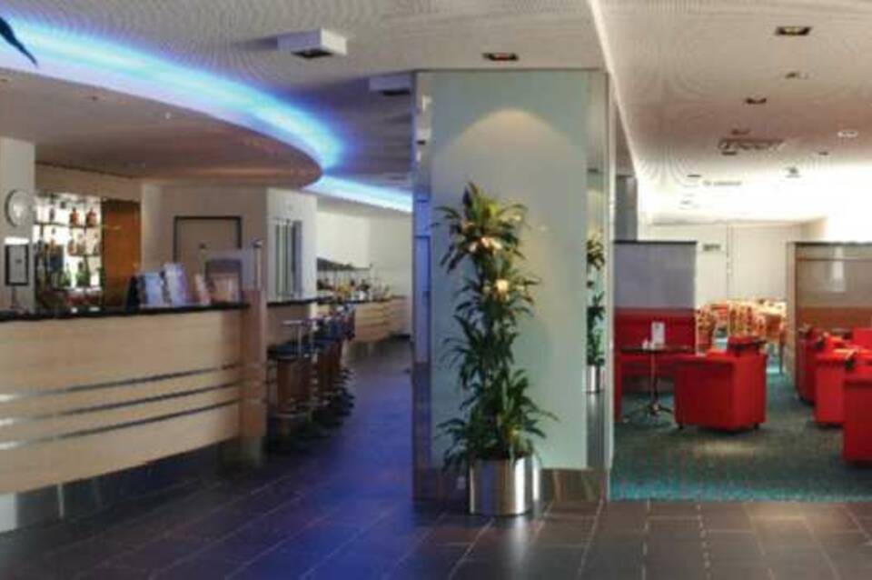 Holiday Inn Express Geneva Airport 2