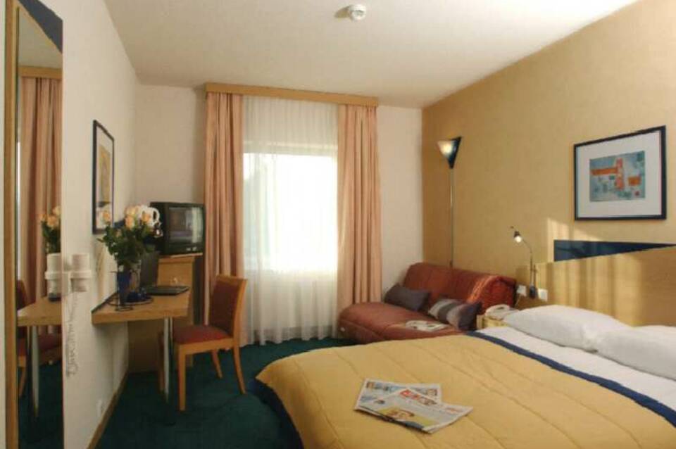 Holiday Inn Express Geneva Airport 4