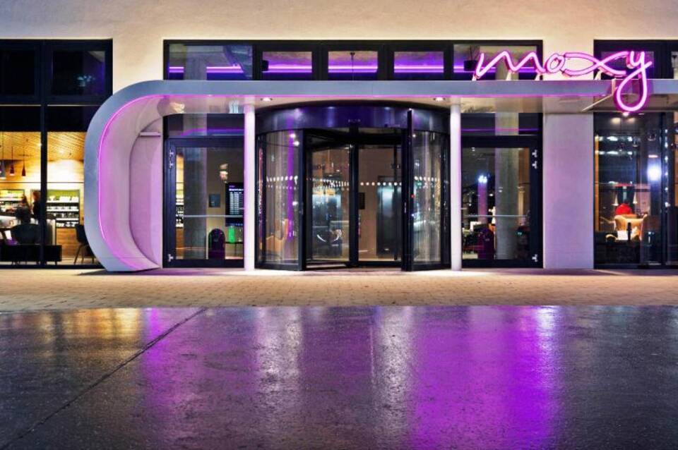 Moxy Vienna Airport 5