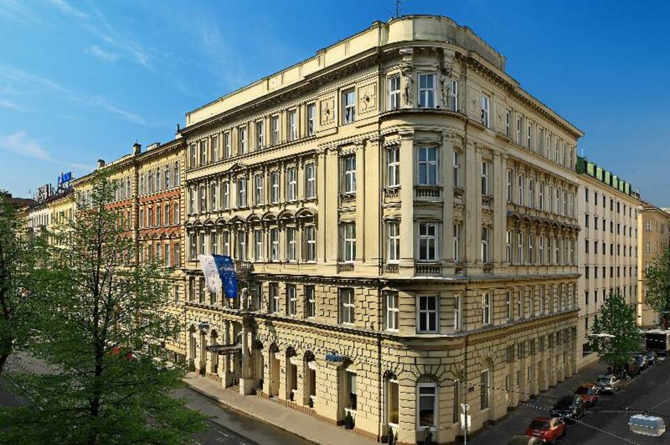 Bellevue Hotel 1