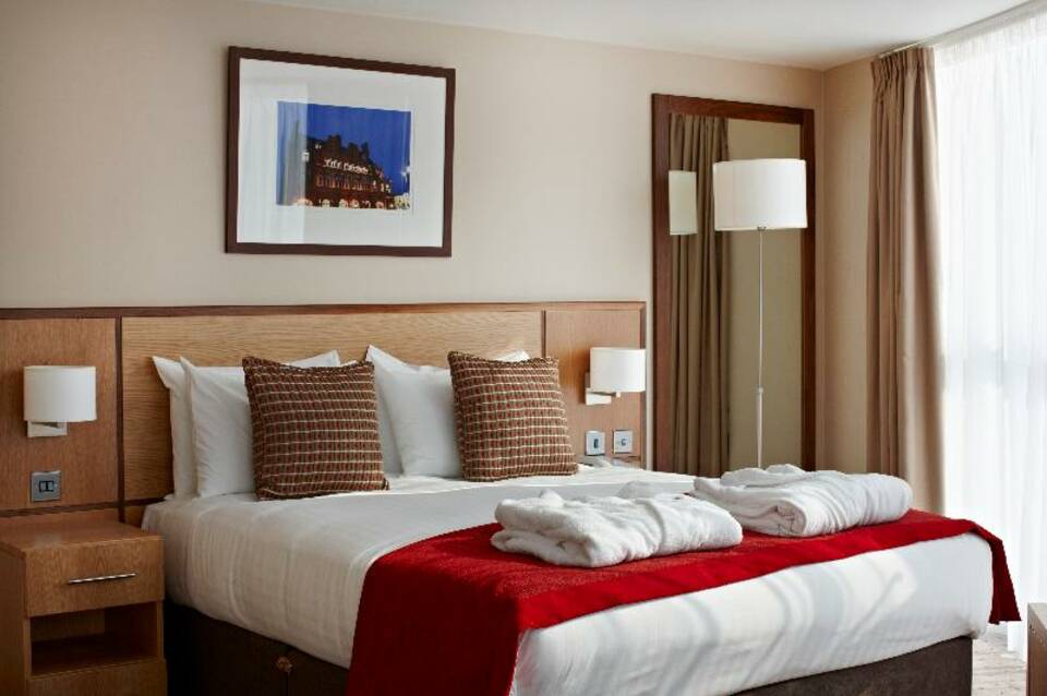 The Crown London Hotel 1