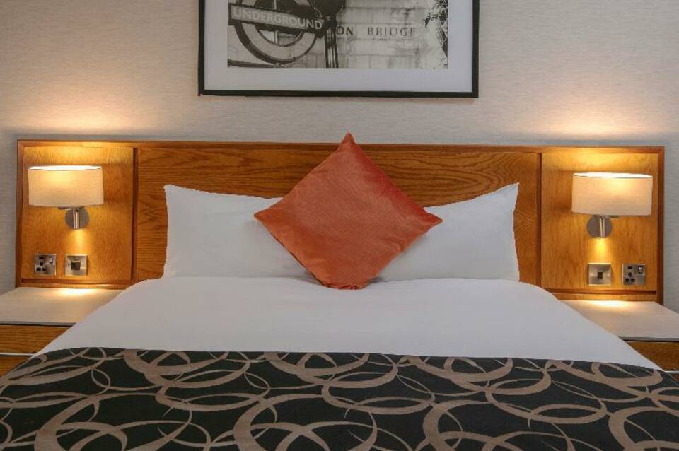 The Crown London Hotel 4