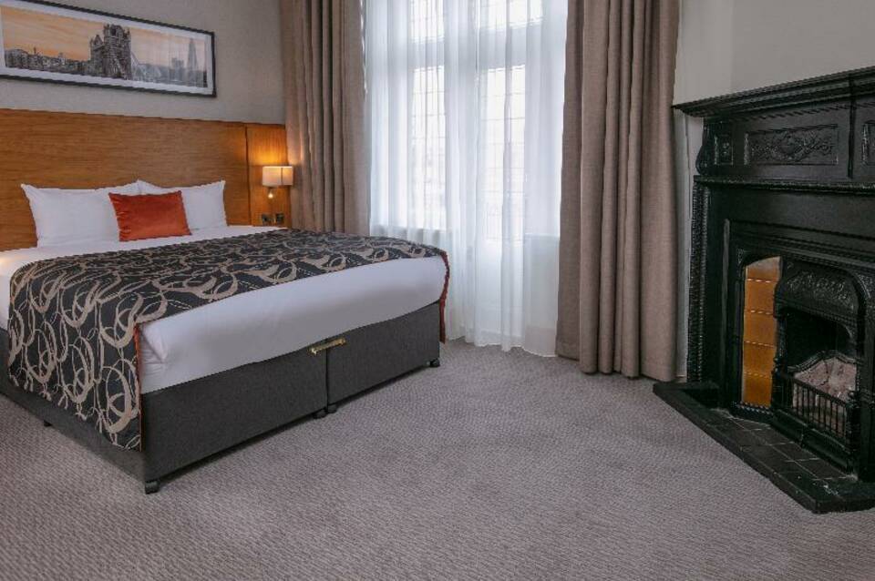 The Crown London Hotel 5