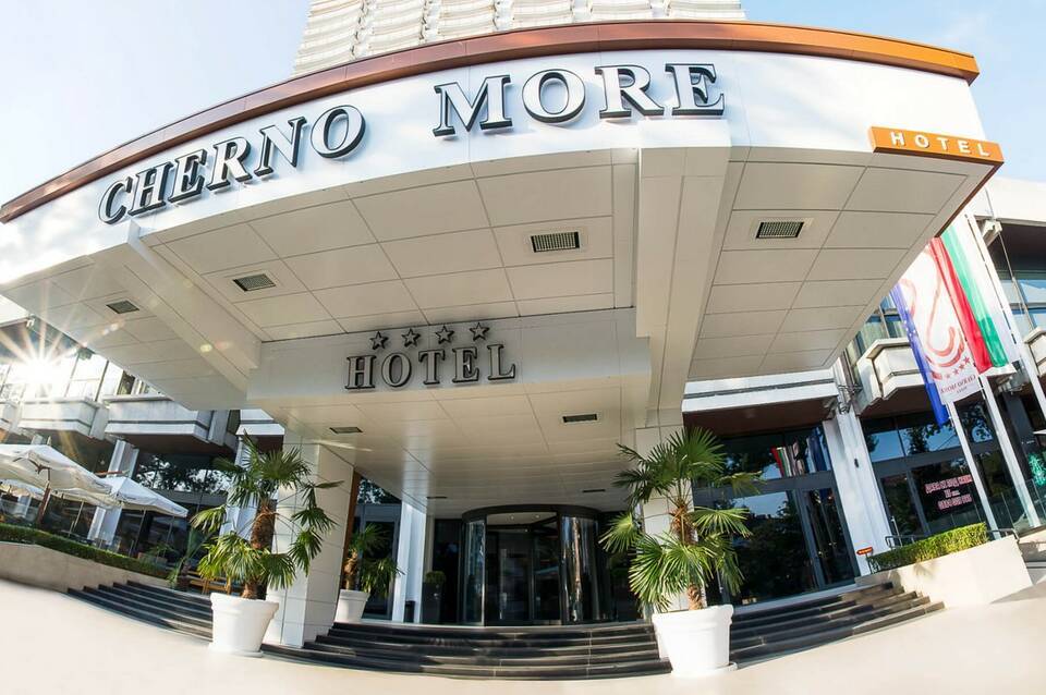 Cherno More 1