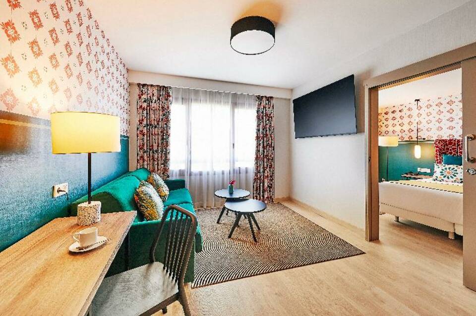 Hesperia Sevilla 5