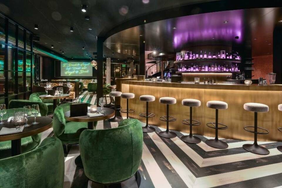 Central Plaza Hotel 4