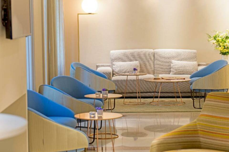 Hotel Geneva by Fassbind 1