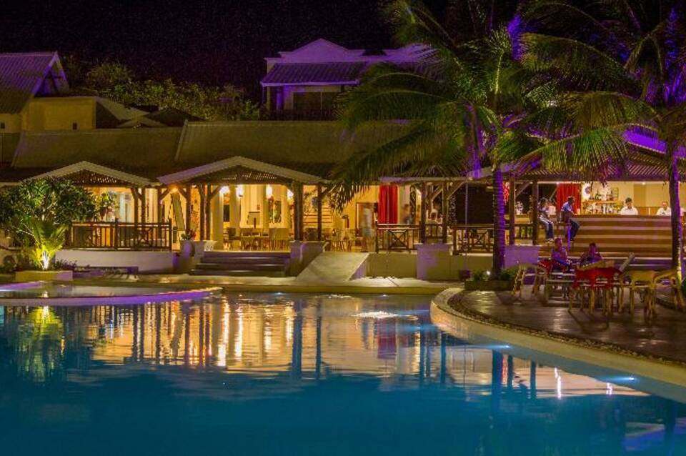 Le Peninsula Bay Beach Resort & Spa 3