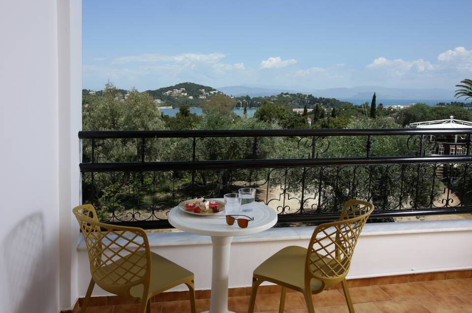 Paradise Hotel Corfu 3