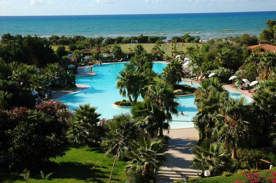 Acacia Resort 2
