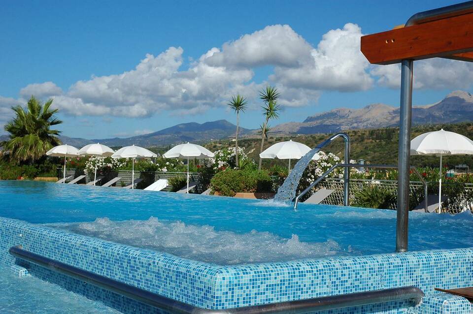 Acacia Resort 5