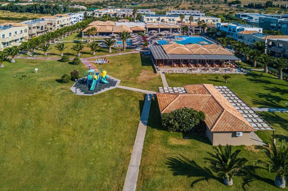 Akti Beach Club 4