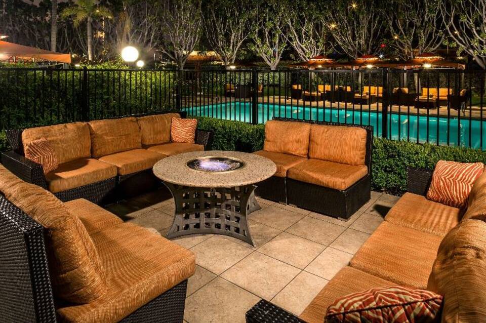 DoubleTree by Hilton Hotel Carson 2
