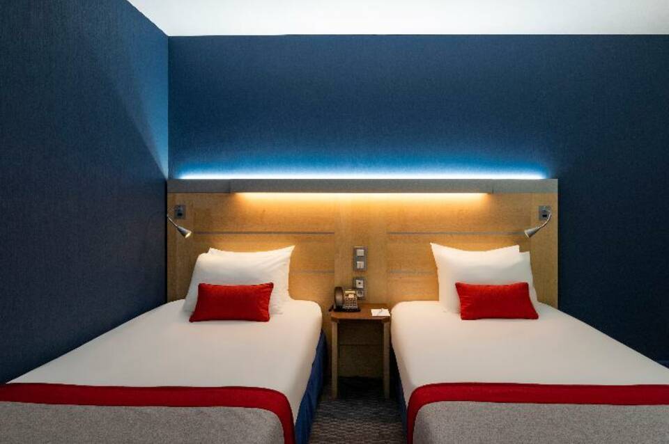 Holiday Inn Express Paris - Canal de la Vilette 1