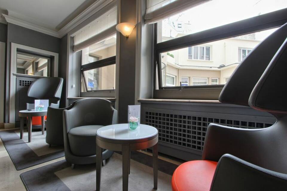 Timhotel Opéra Blanche Fontaine 2