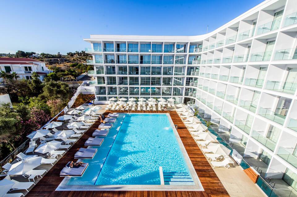 Eleana Hotel 5