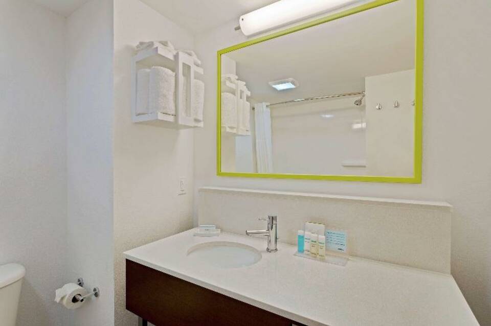 Hampton Inn & Suites Orlando Intl Dr N 5