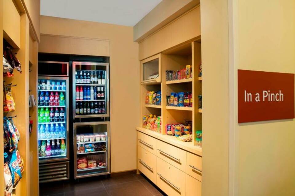 TownePlace Suites Orlando Flamingo Crossings 4