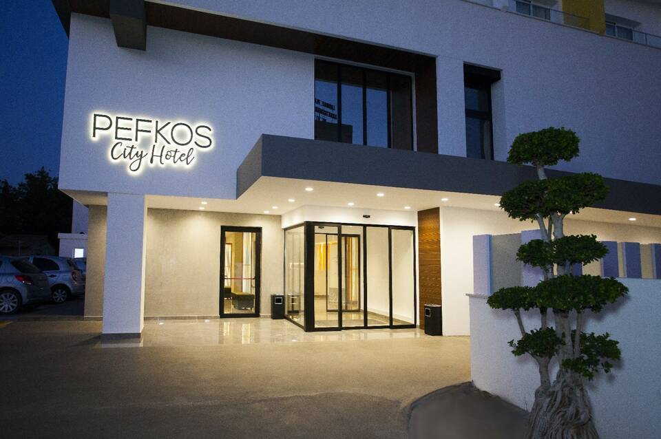 Pefkos 4