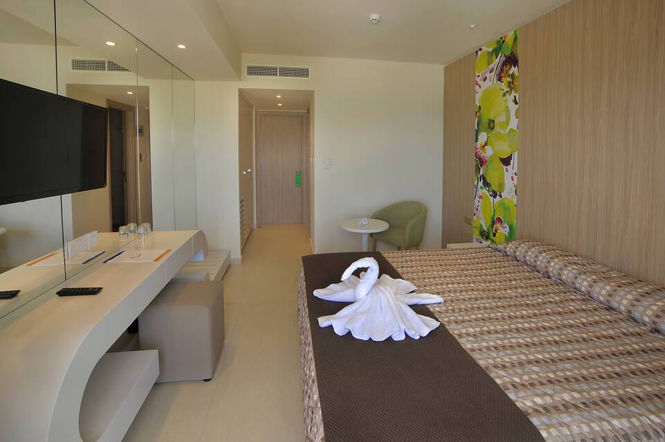 Nelia Beach Hotel 2