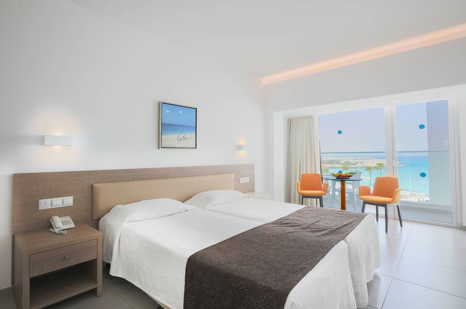 Vassos Nissi Plage Hotel 5
