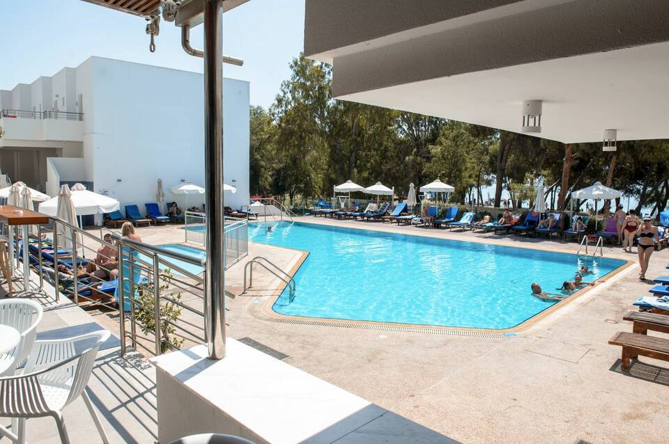 Park Beach Hotel 5