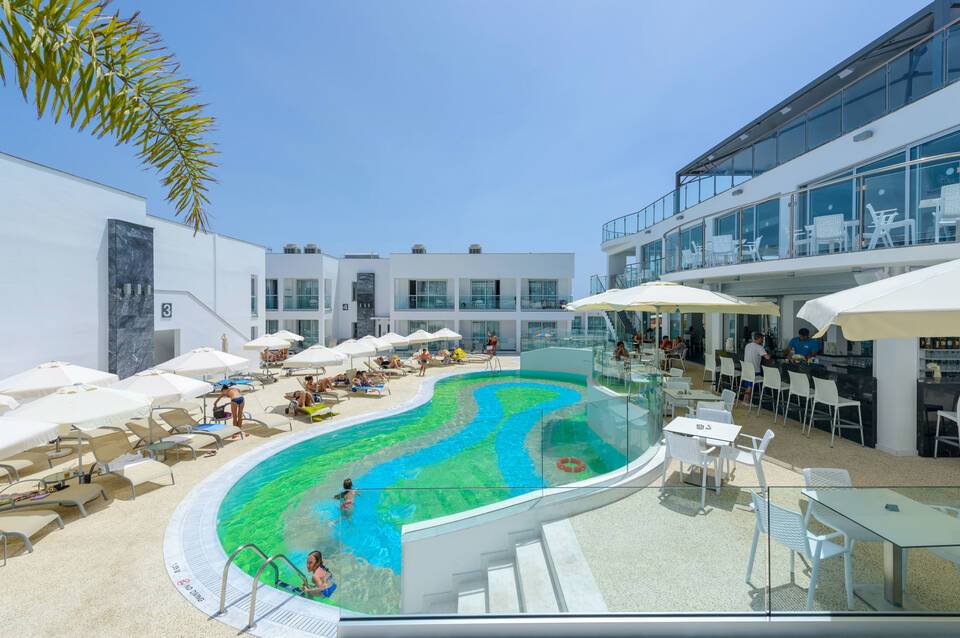 Tasia Maris Oasis 1