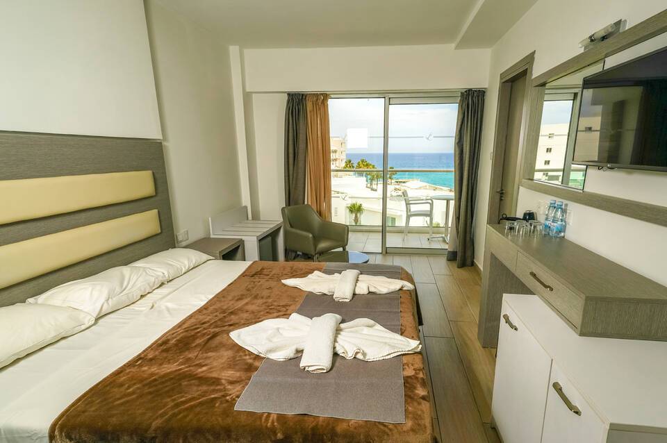 Captain Pier Hotel 1