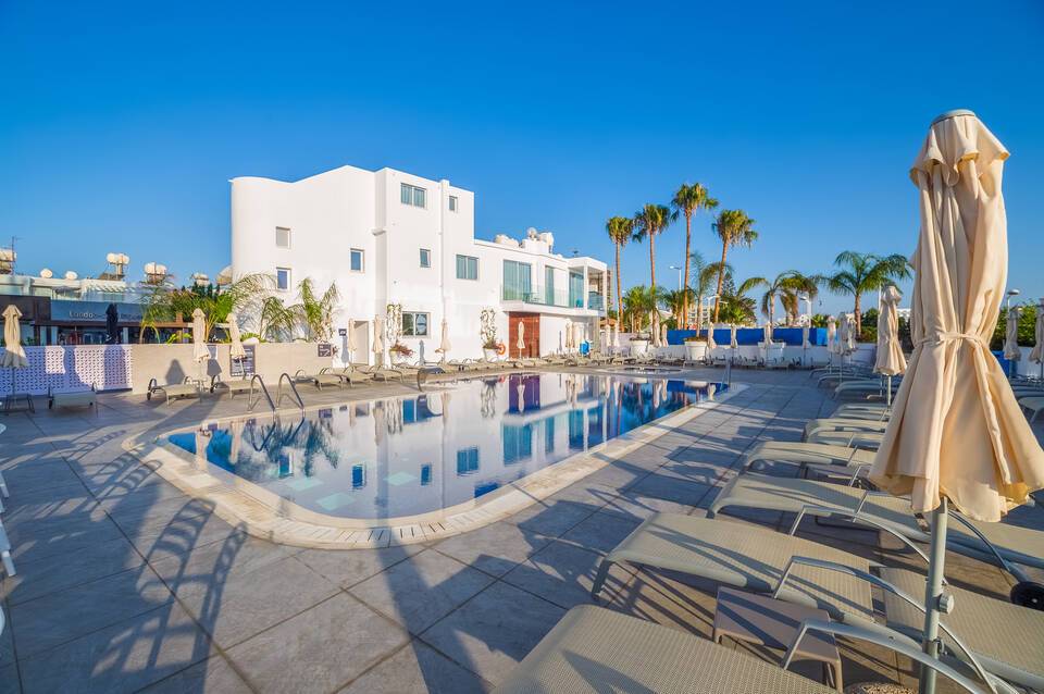 Protaras Plaza Hotel 1