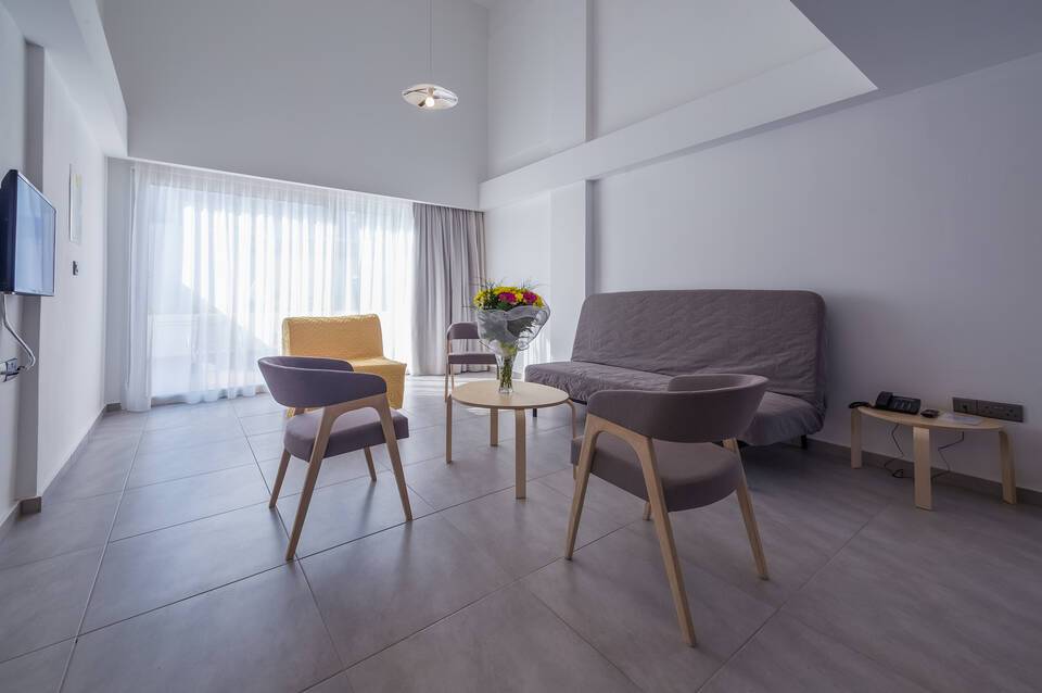 Protaras Plaza Hotel 4