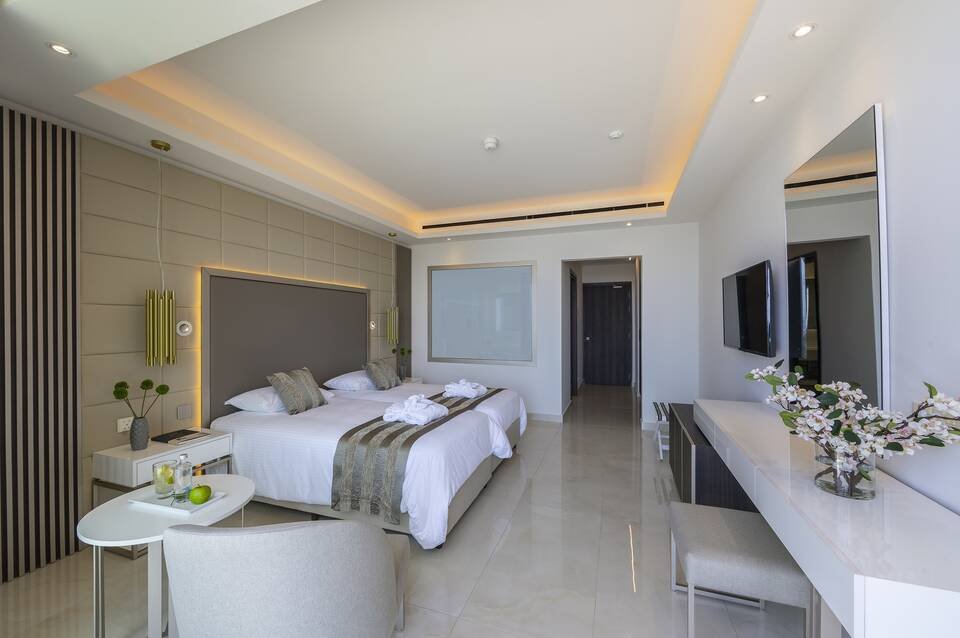 Chrysomare Beach Hotel and Resort 4