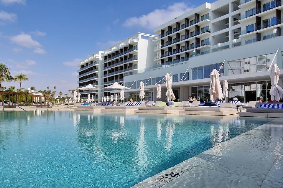 Chrysomare Beach Hotel and Resort 5
