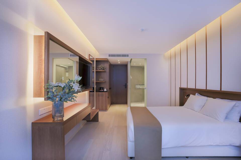 Radisson  Beach Resort Larnaca 1