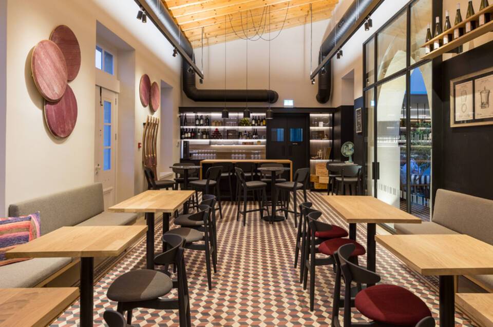 Hotel Indigo Larnaca 1