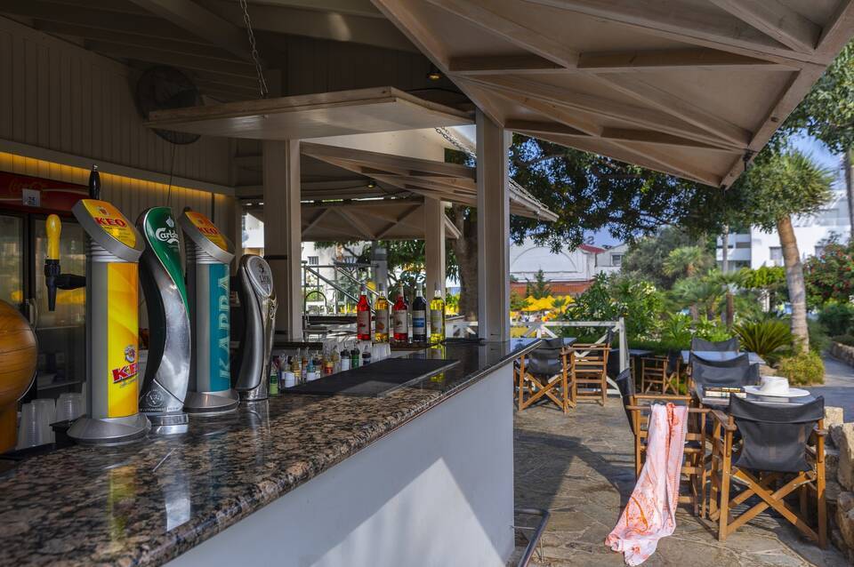 Mayfair Hotel 4