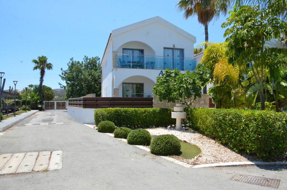Latchi Escape Hotel & Suites 4