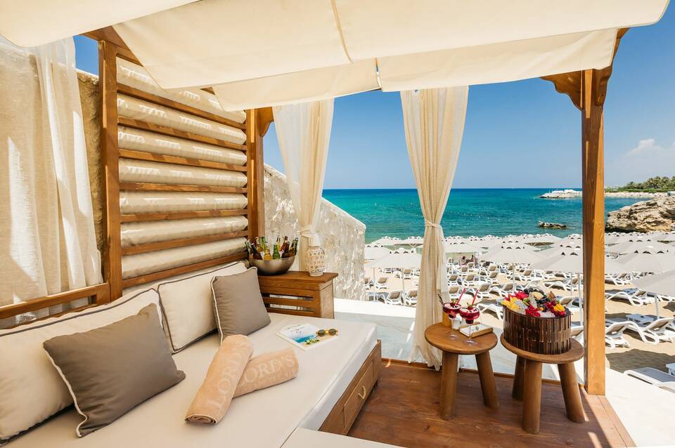 Lord's Palace Hotel 2
