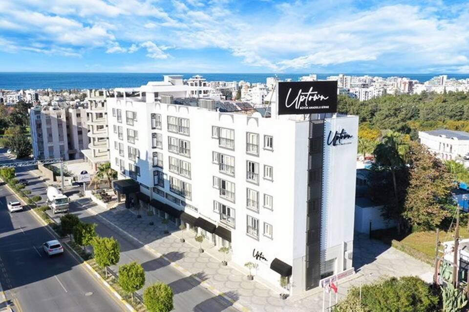 Uptown Büyük Andolu Girne Hotel 1