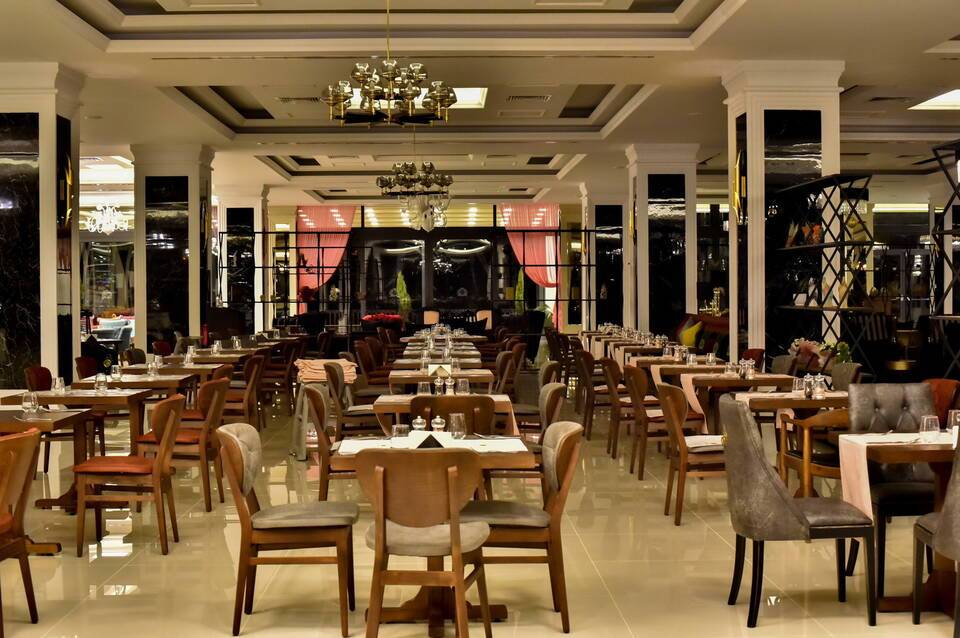 MC Palace Hotel & Spa 3