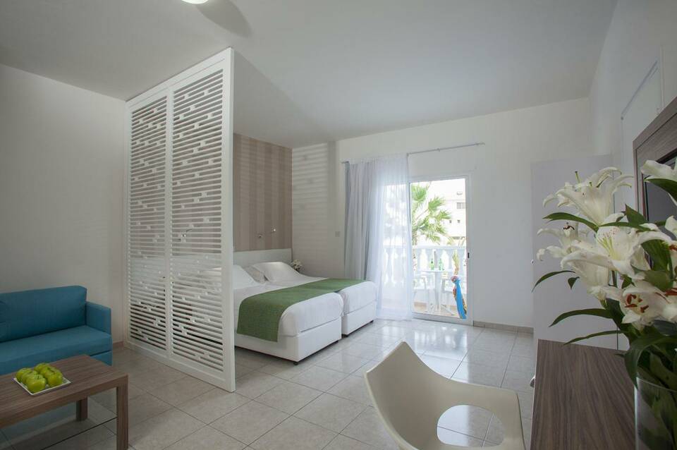 Princessa Vera Hotel Apartments 3