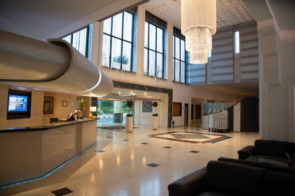 St. George Beach Hotel & Spa Resort 3