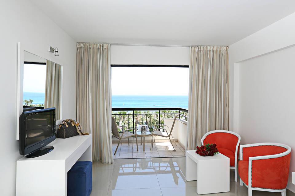 Anastasia Beach Hotel & Apartments 3