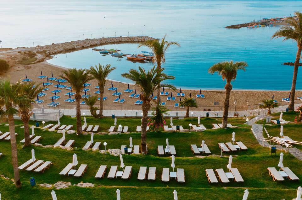 The Golden Coast Beach Hotel 1