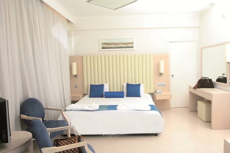 Vrissiana Beach Hotel 1